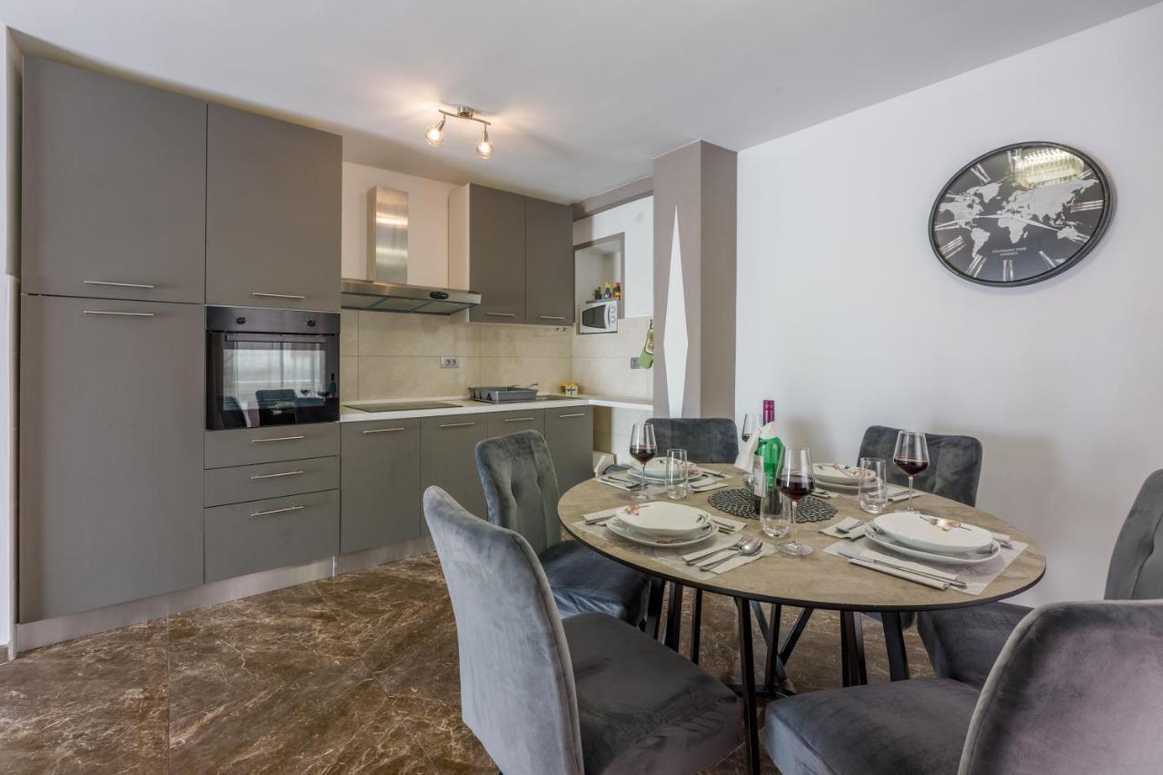 Apartments Kralj Zvonimir ยาดราโนโว ภายนอก รูปภาพ